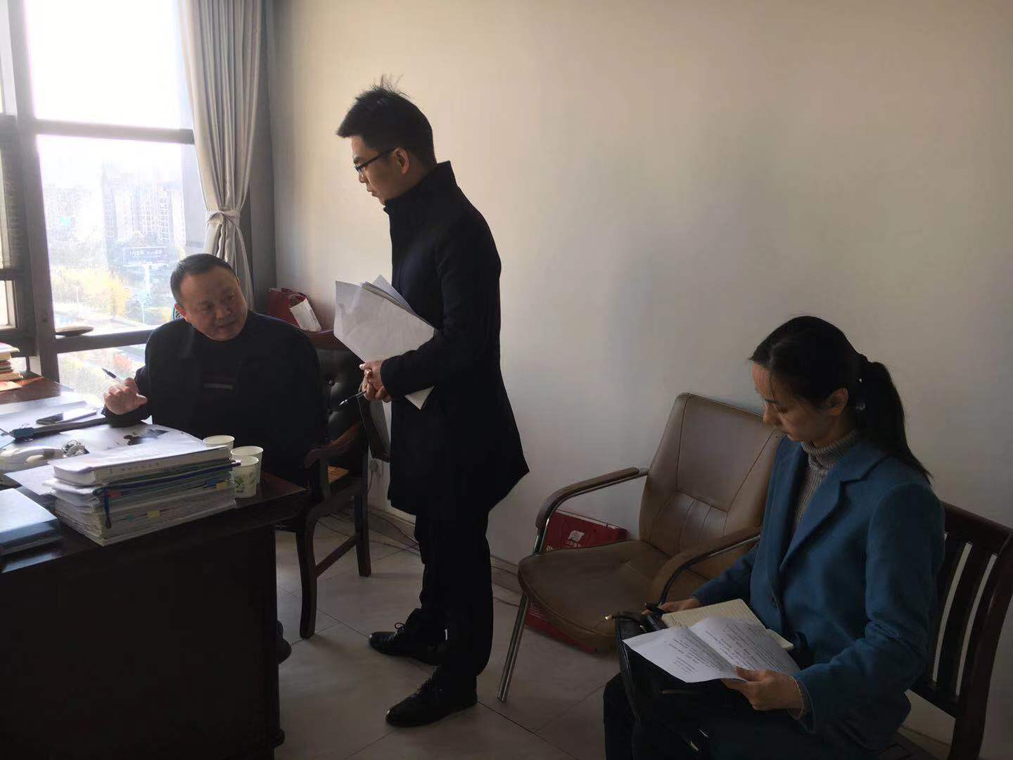 項目組與農(nóng)業(yè)農(nóng)村局領導溝通交流.jpg